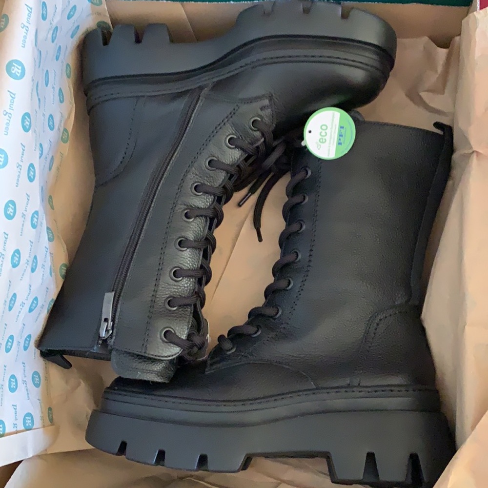 Leather boots. Lace Up Lug Sole Combat Boots. Brand new in Box. US 7.5